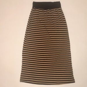 Maxi skirt. Black and Tan skirt.